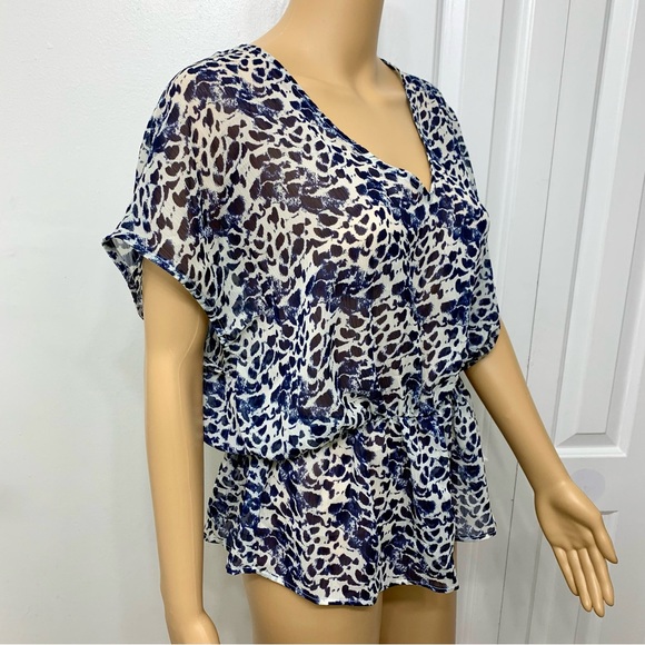Collective Concepts Animal Print Dolman Sleeve Peplum Blouse Semi Sheer size S - Picture 4 of 7